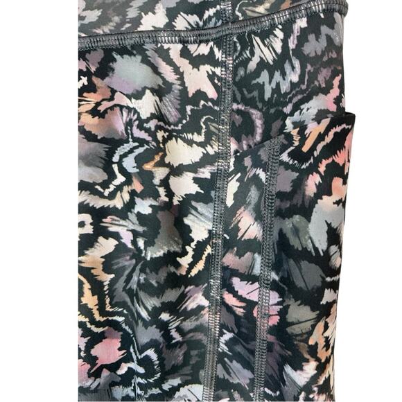 Athleta Ultimate Stash 7/8 Tight XS EUC - Picture 7 of 14